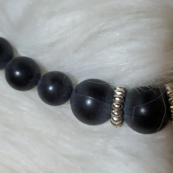 Boutique retro mid century modern black and white bead necklace - Picture 3 of 5